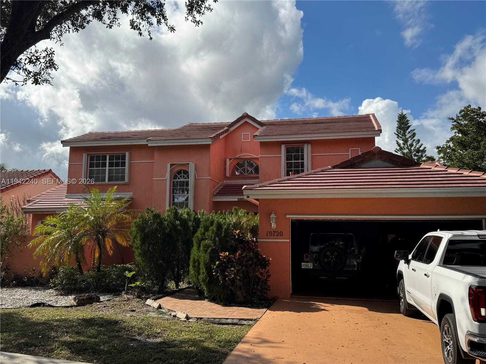 19720 NW 87th Place, Hialeah, FL 33018