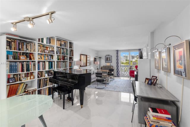 1020 Meridian Avenue 416, Miami Beach, FL 33139