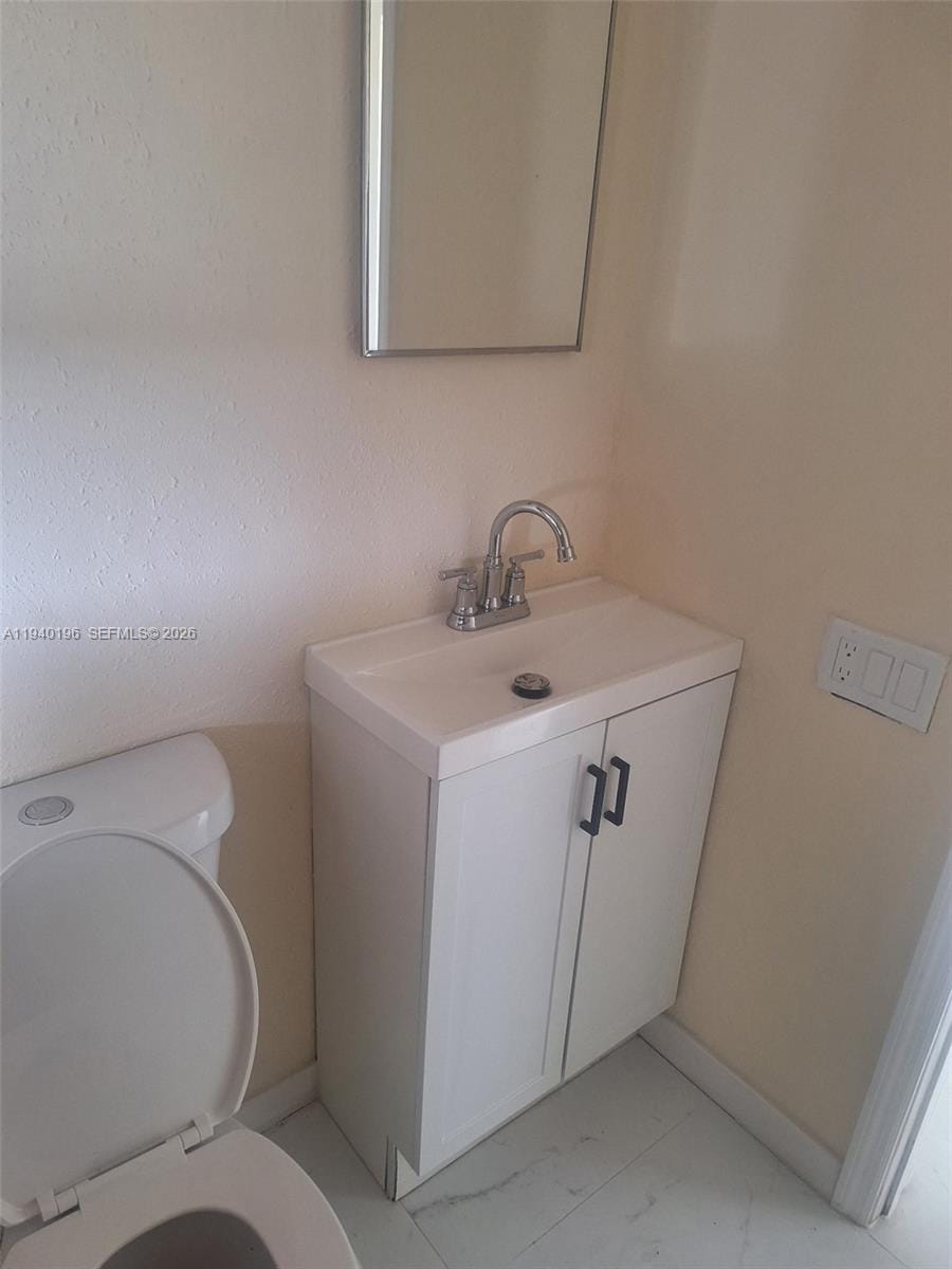 245 E Parkway — photo 12