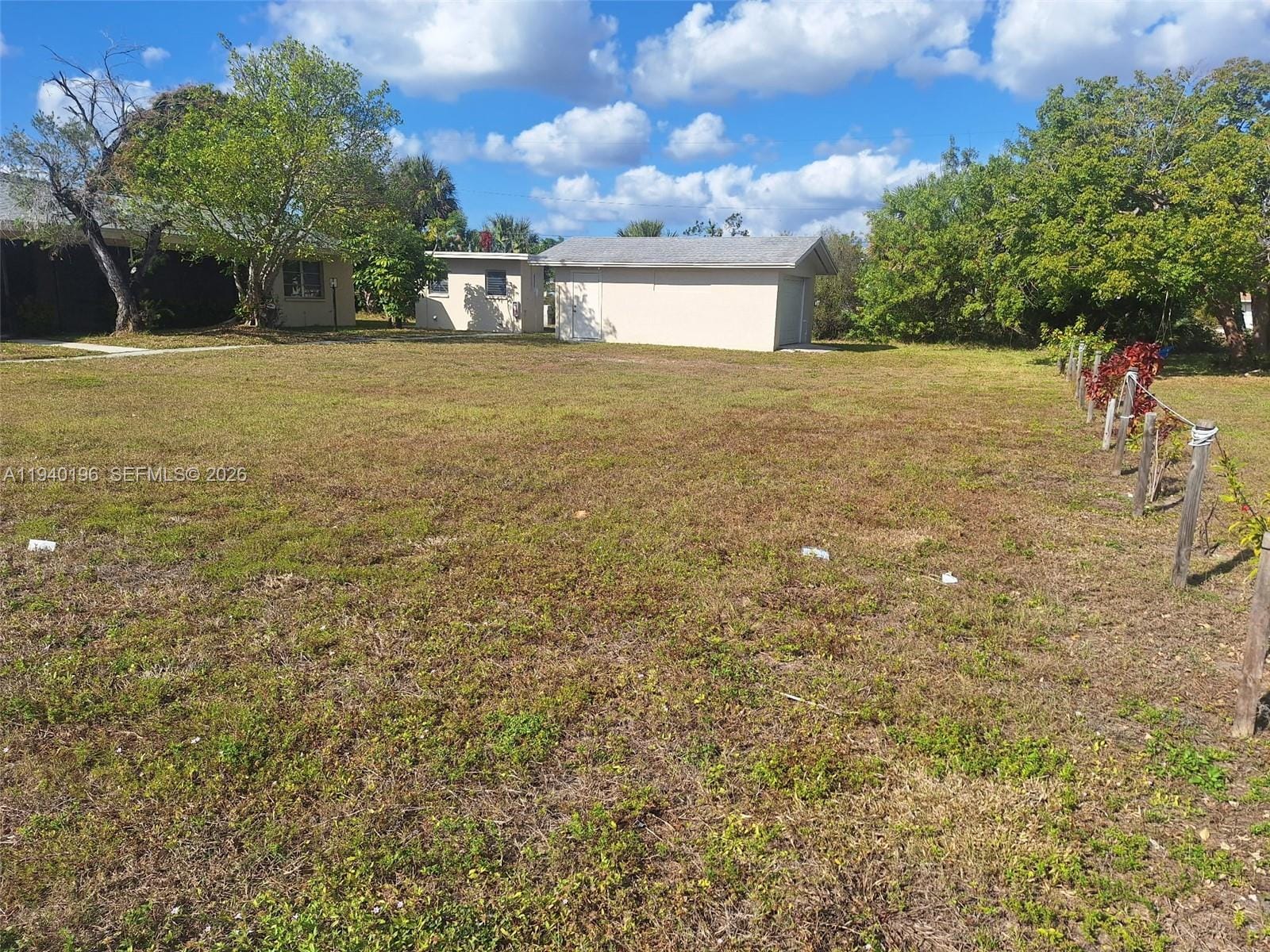 245 E Parkway, FL 33904 photo 23