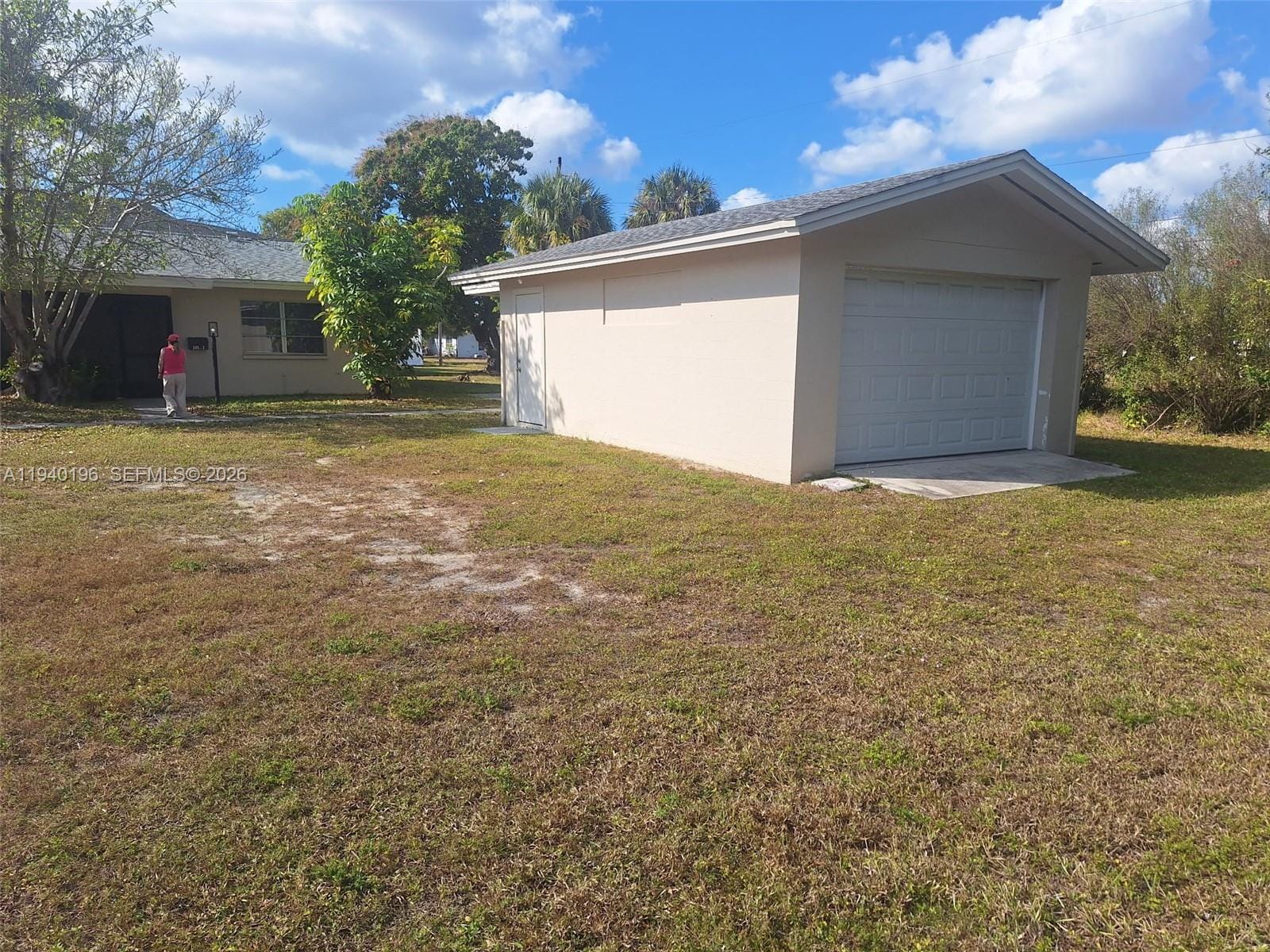 245 E Parkway, FL 33904 photo 24