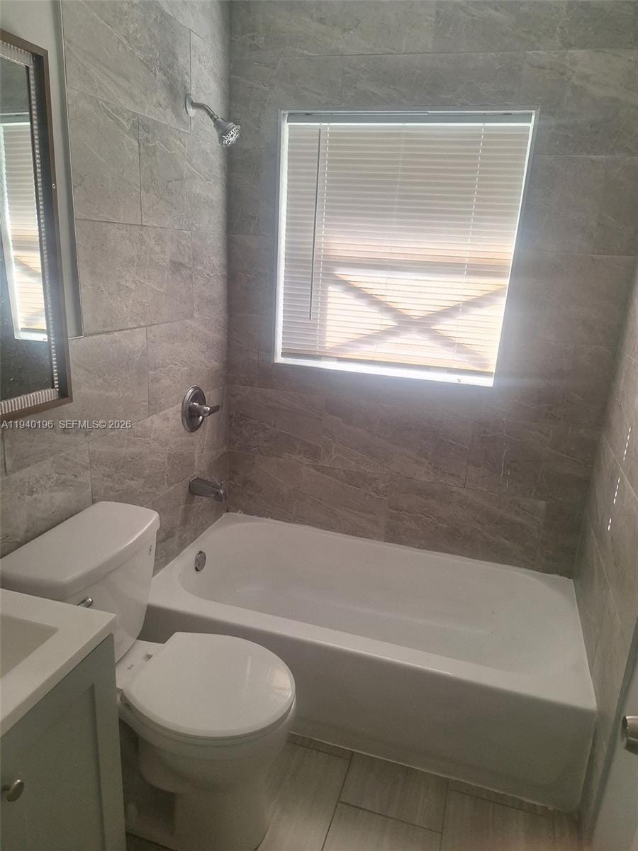 245 E Parkway — photo 5