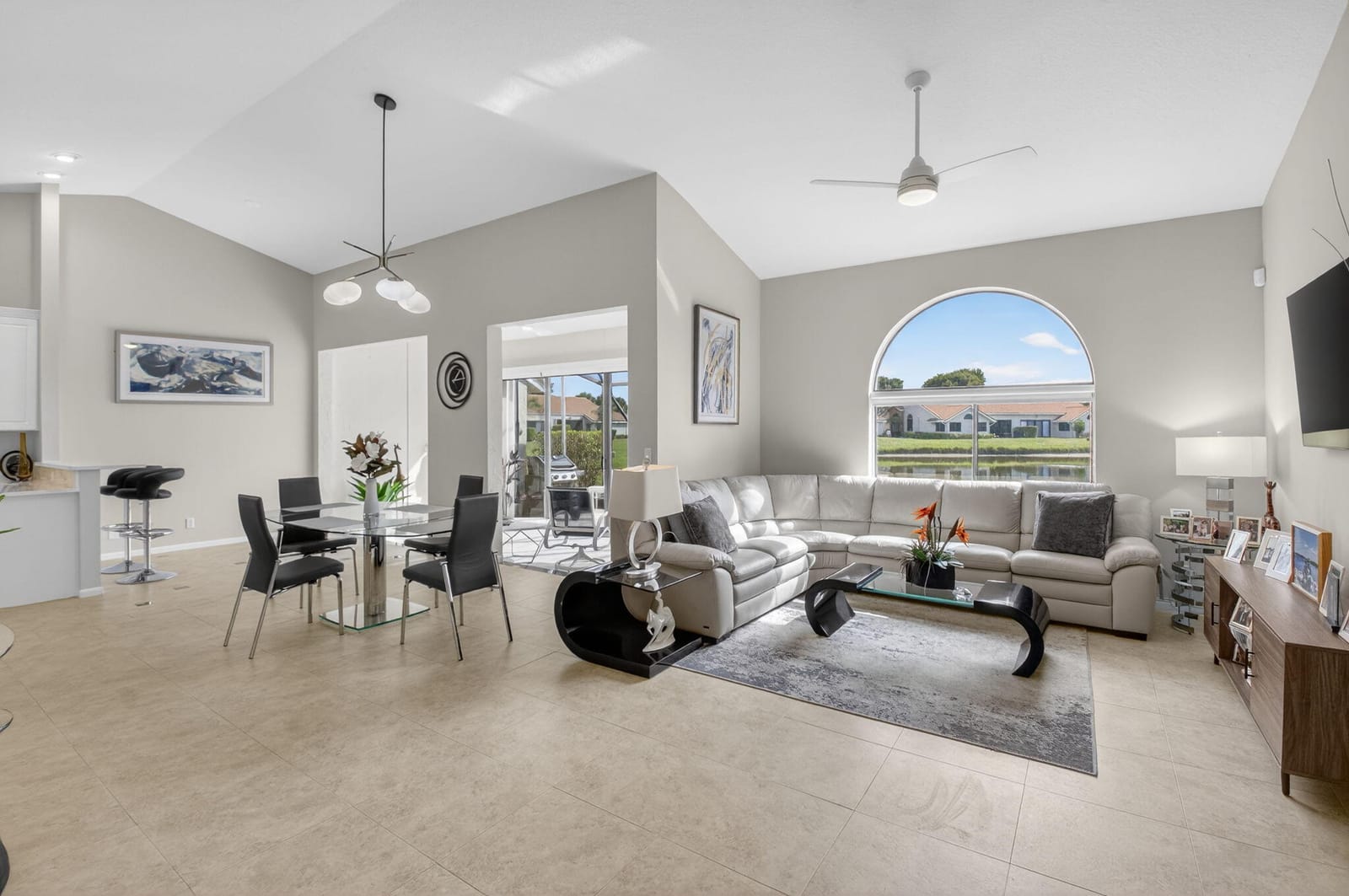 7400 Hearth Stone Avenue — photo 4
