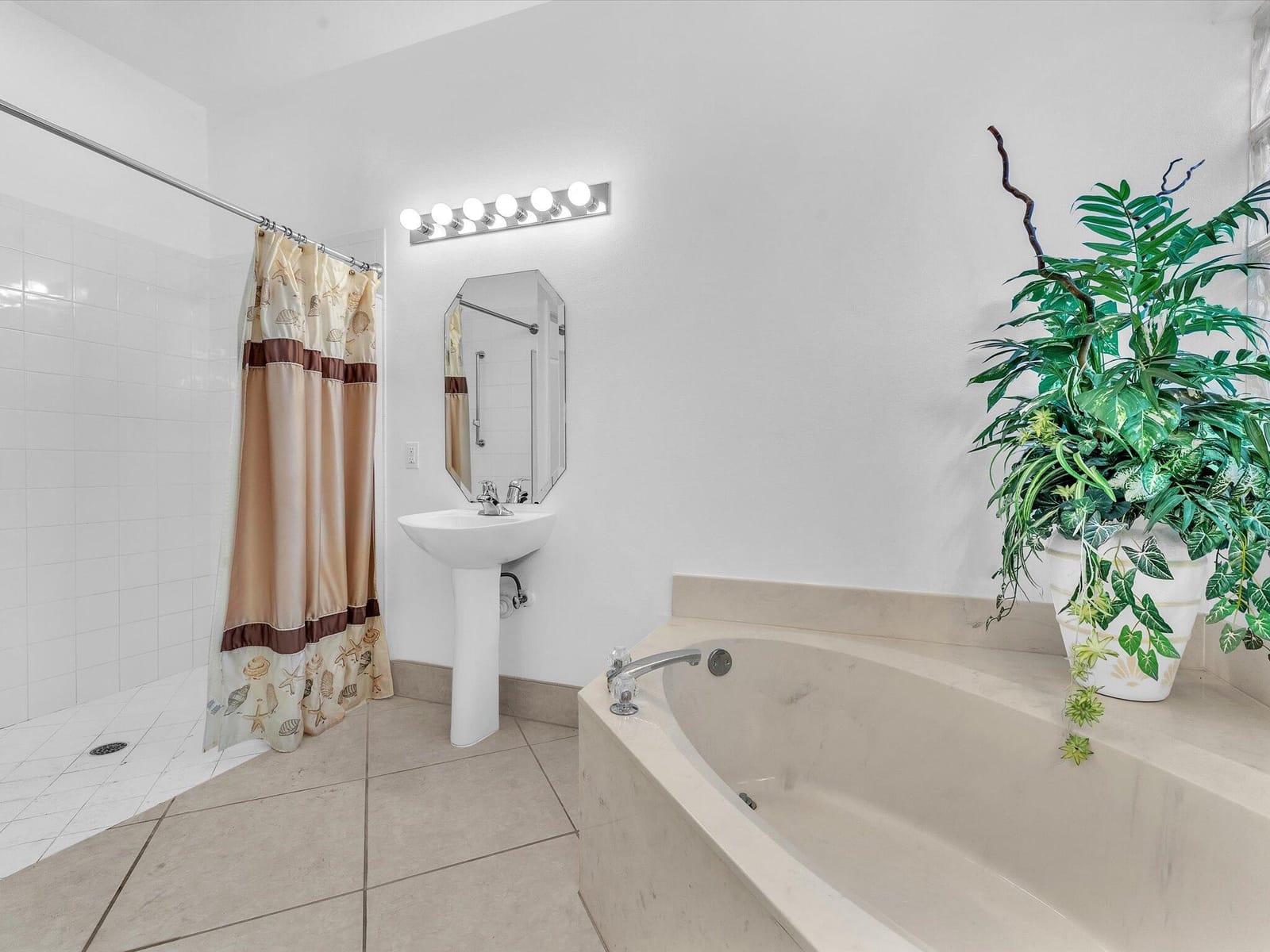 7863 NW 61st Terrace — photo 9