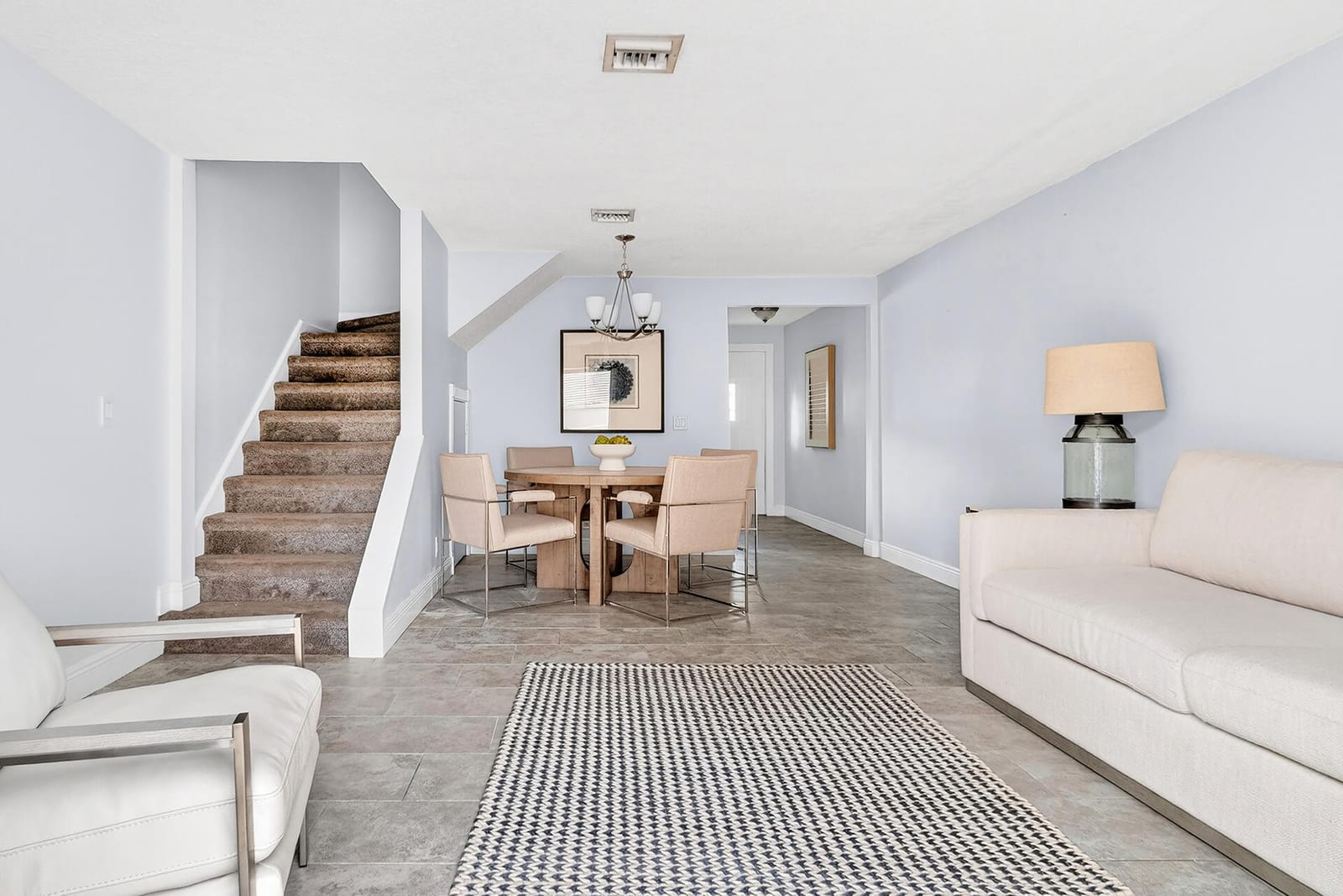 407 Georgian Park Drive — photo 2