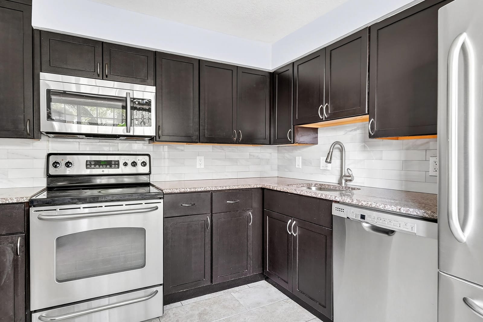 407 Georgian Park Drive — photo 9