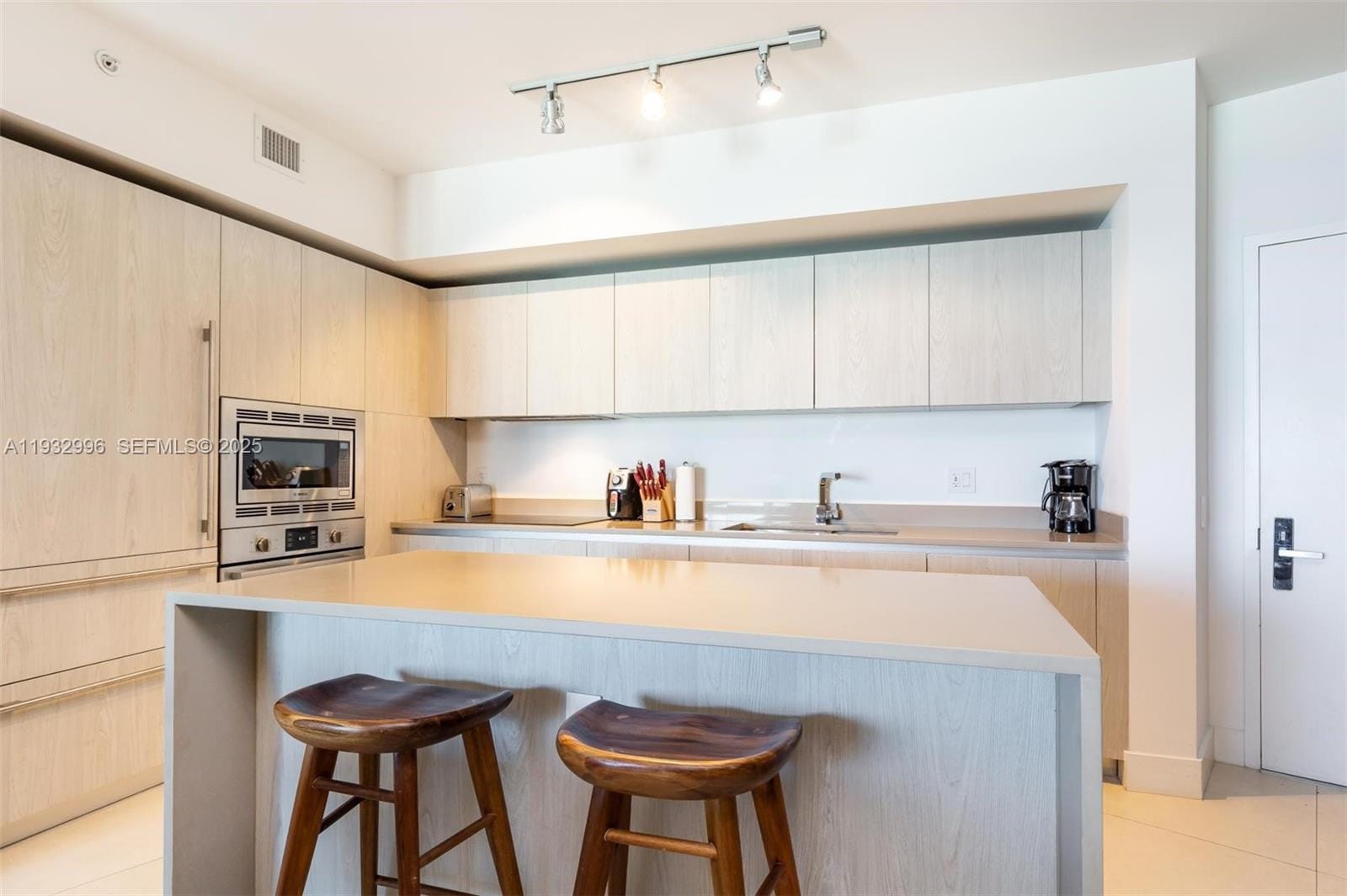 4111 S Ocean Drive 1910 — photo 10
