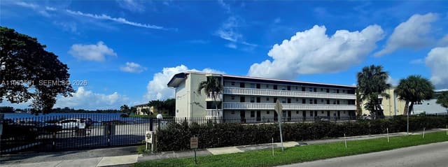 18900 NE 14th Avenue D105, Miami, FL 33179