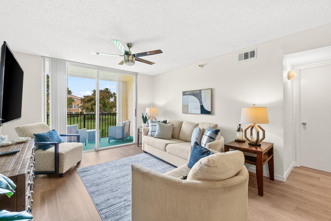 127 Yacht Club Way 206, Hypoluxo, FL 33462