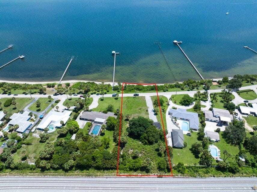 1811 S Indian River Drive — photo 8