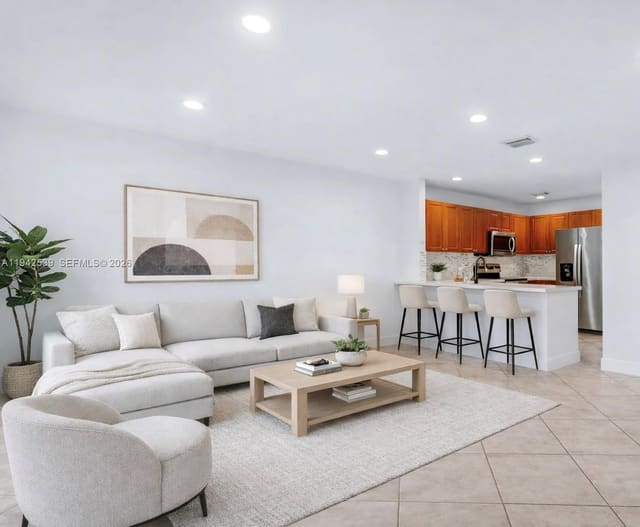 3186 SW 129th Terrace 113, Miramar, FL 33027