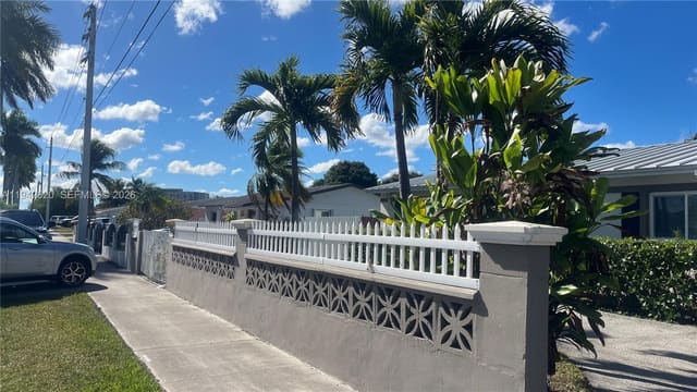 30420 SW 152nd Avenue, sold in 21st Century Homes 3rd Se, Homestead, FL