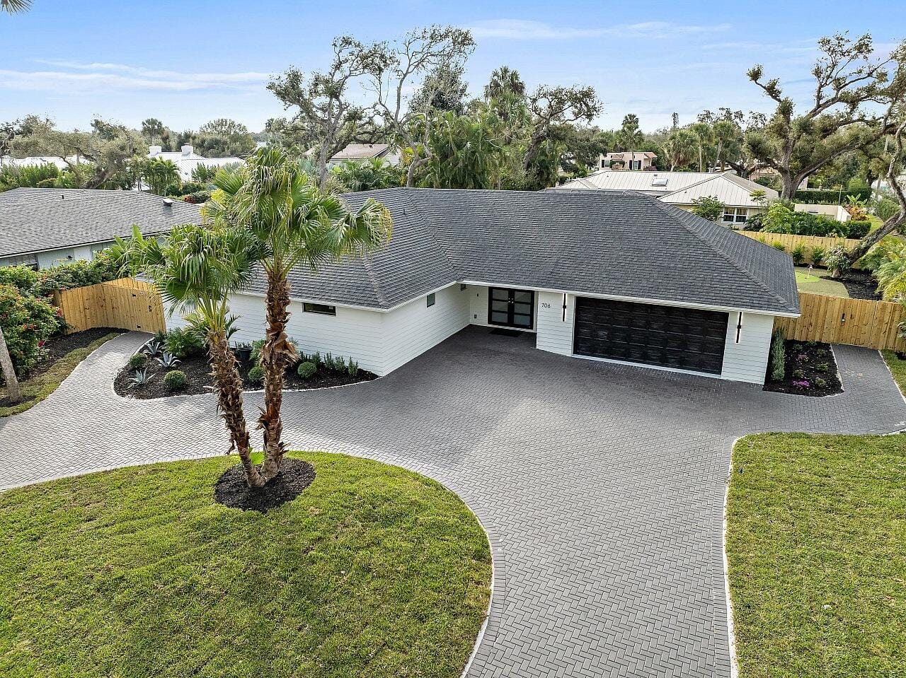 706 Flamevine Lane, Vero Beach, FL 32963 photo 2