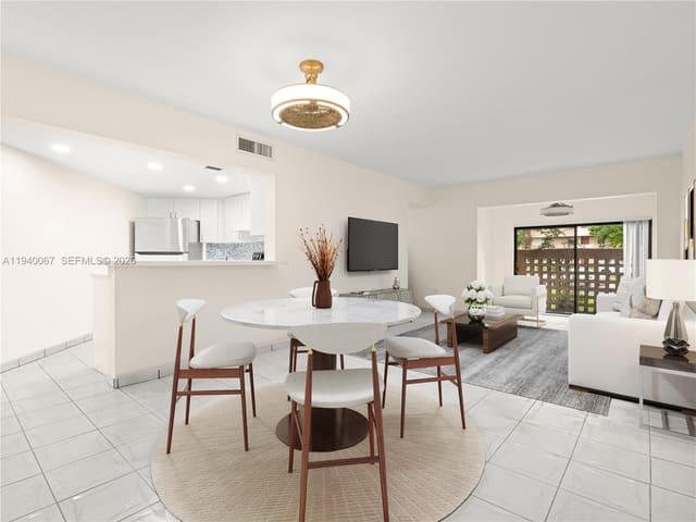 10249 NW 9th St Circle 107-8, West Fontaine, Miami, FL