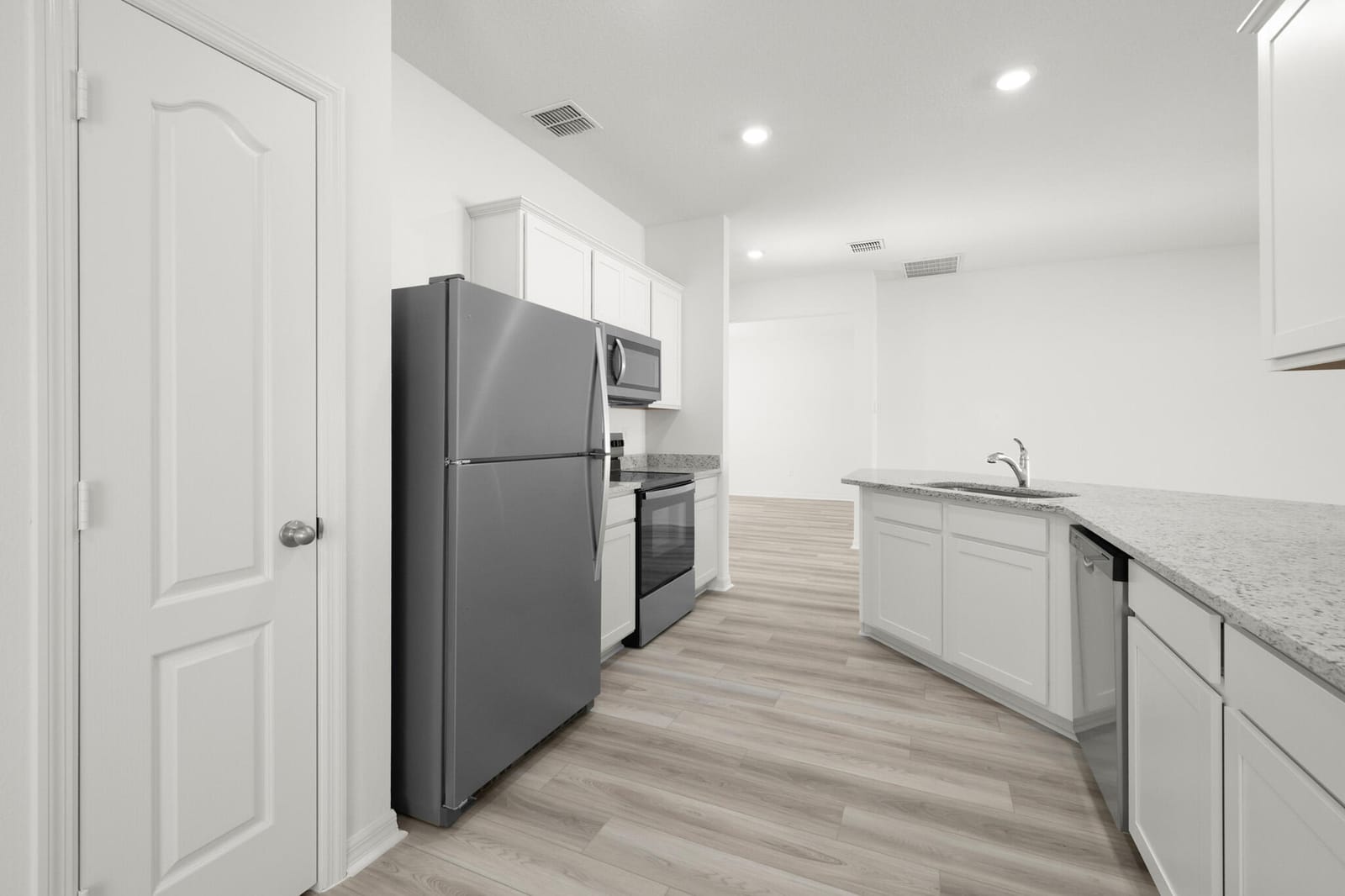 5507 Myrtle Drive — photo 4