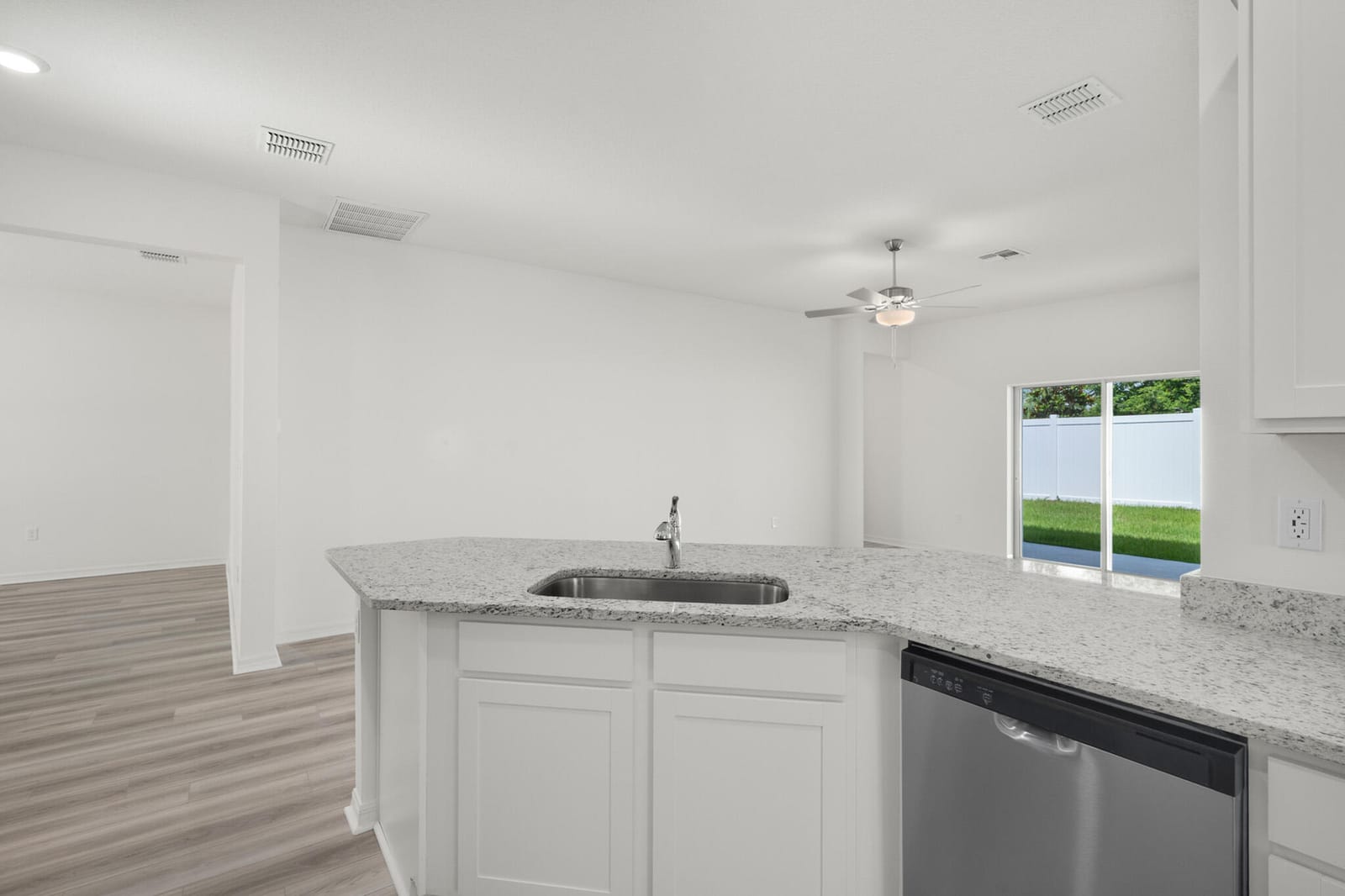 5507 Myrtle Drive — photo 5