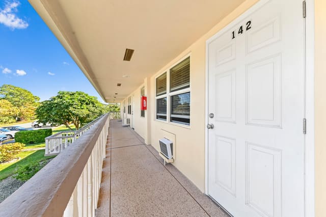 142 Norwich F, sold in Norwich Condo, West Palm Beach, FL