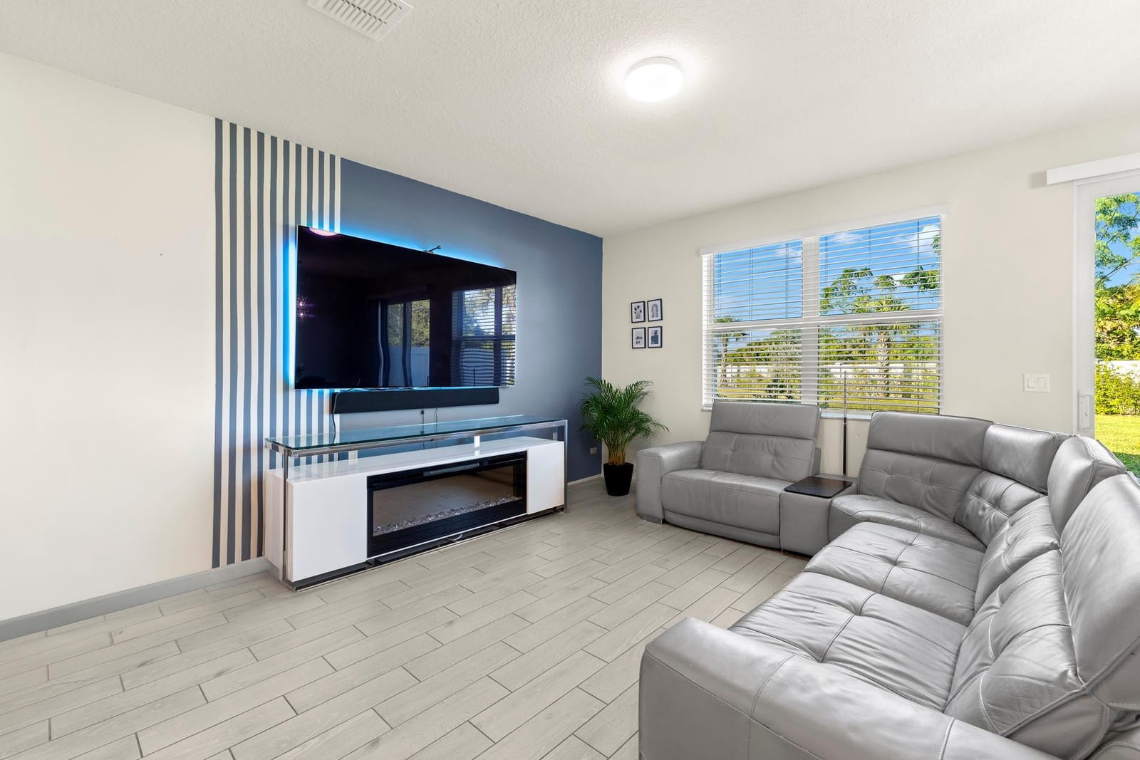 1653 Lindley Street, West Palm Beach, FL 33407 photo 10