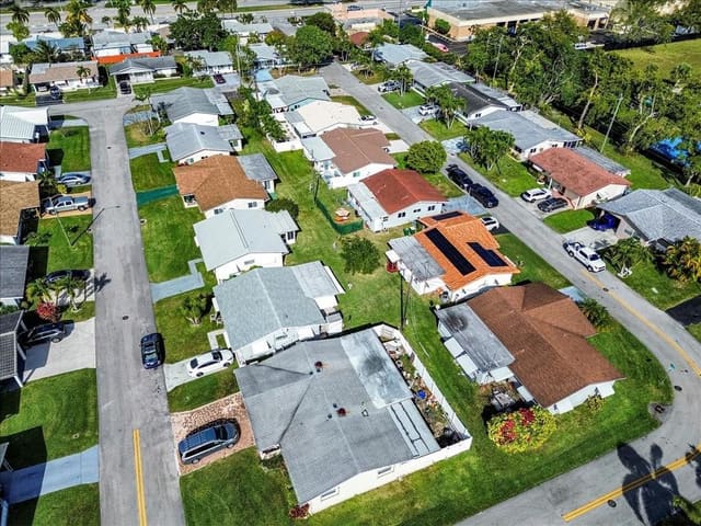 4805 NW 25th Terrace, Tamarac Lakes South 62-24, Fort Lauderdale, FL