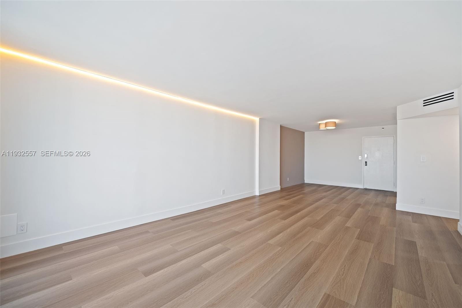 18151 NE 31st Court 1714 — photo 4