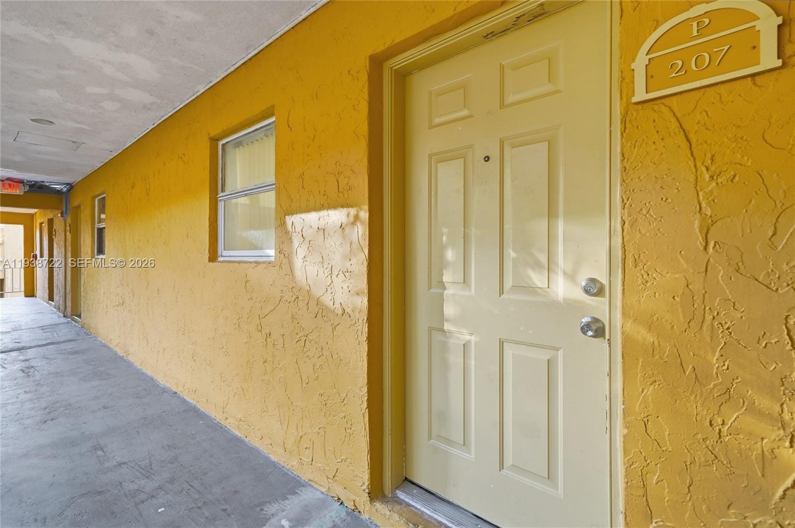 17911 NW 68th Avenue P207, Hialeah, FL 33015