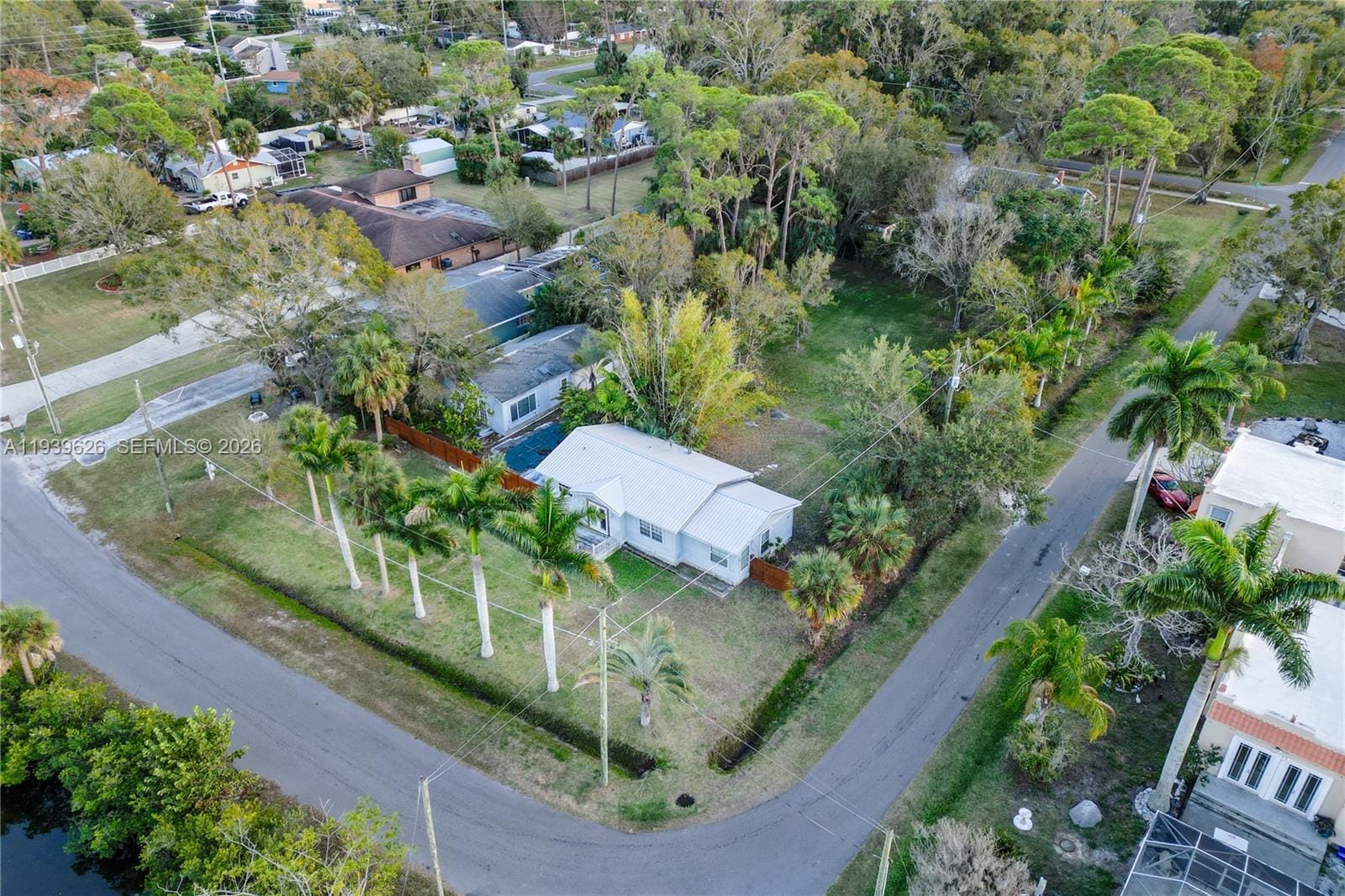302 5th Street SW, FL 33570 photo 2