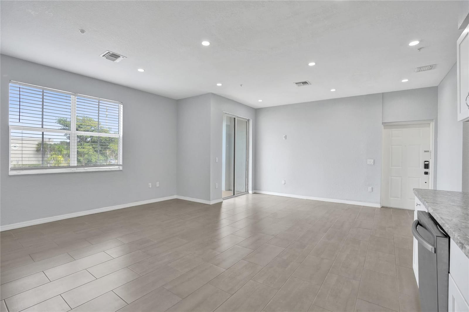 2137 Shoma Drive 156 Bldg 17, Royal Palm Beach, FL 33414 photo 11
