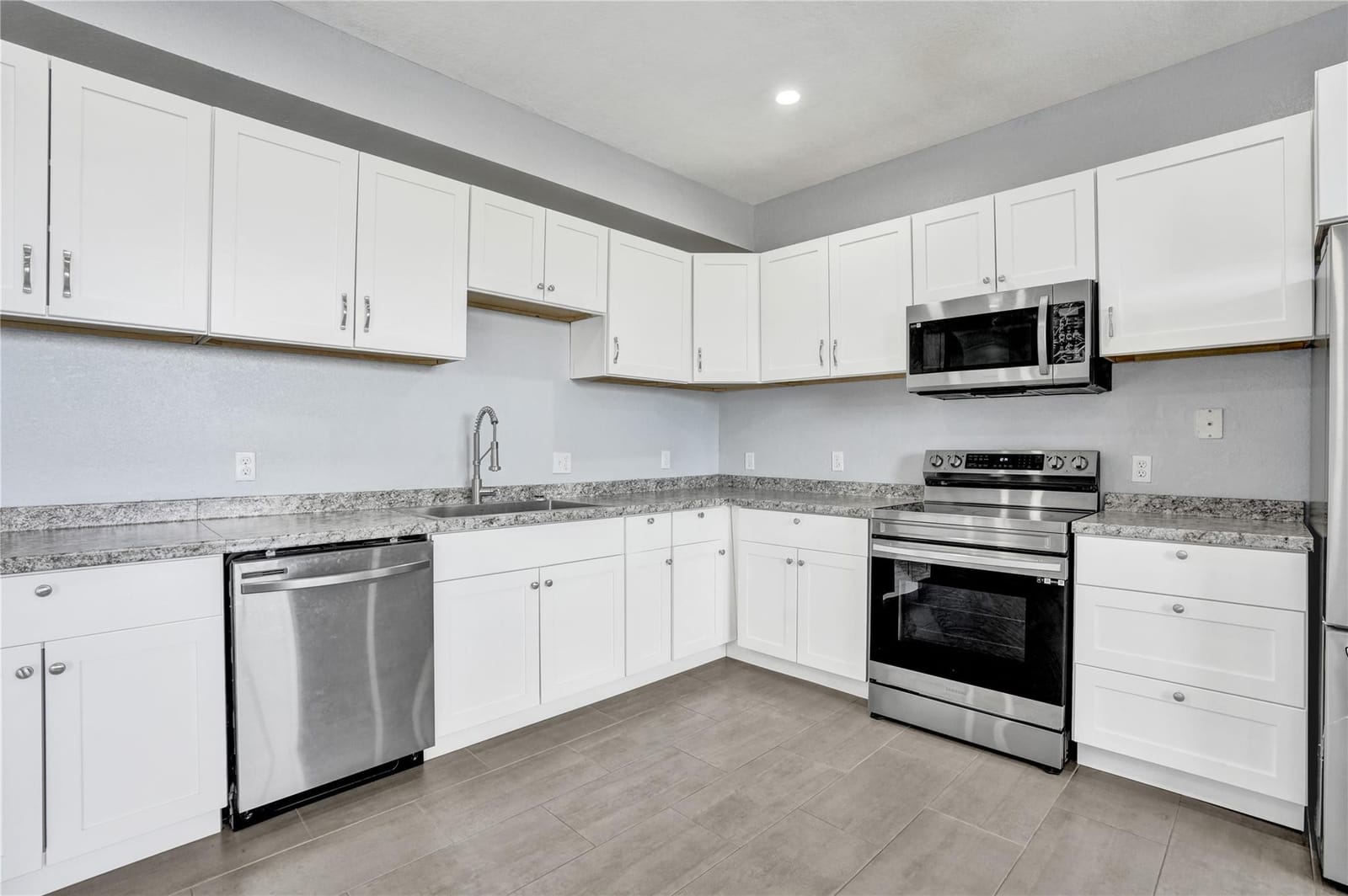 2137 Shoma Drive 156 Bldg 17, Royal Palm Beach, FL 33414 photo 12