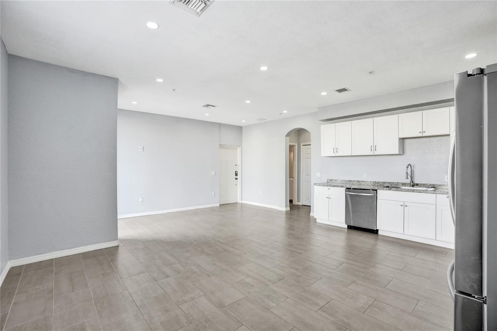 2137 Shoma Drive 156 Bldg 17, Royal Palm Beach, FL 33414 photo 4
