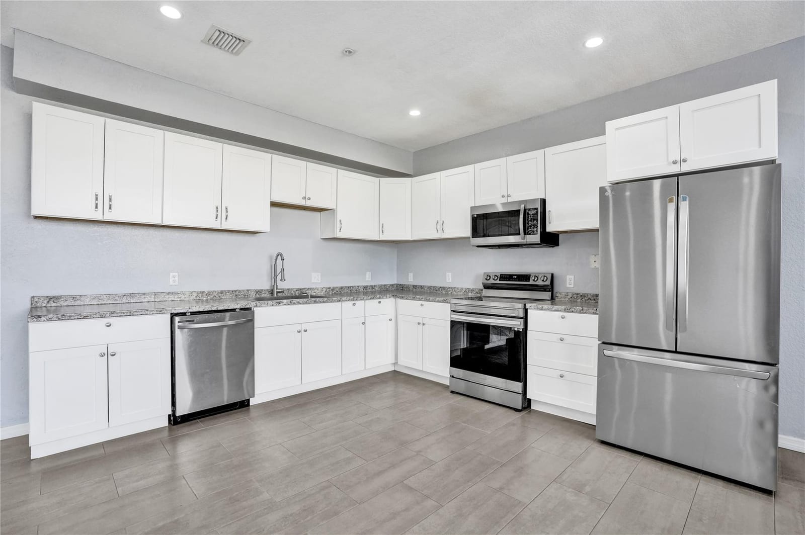 2137 Shoma Drive 156 Bldg 17, Royal Palm Beach, FL 33414 photo 6