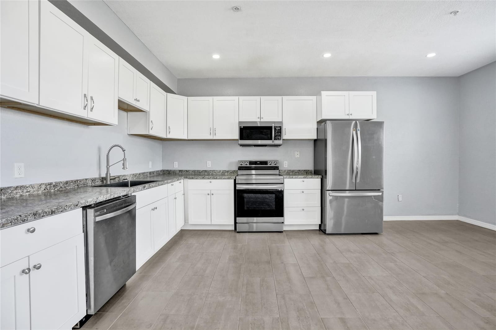 2137 Shoma Drive 156 Bldg 17, Royal Palm Beach, FL 33414 photo 7