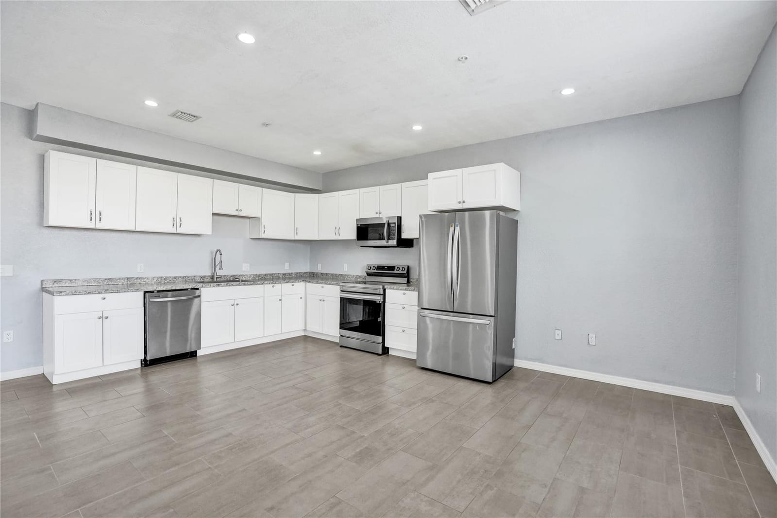 2137 Shoma Drive 156 Bldg 17, Royal Palm Beach, FL 33414 photo 9