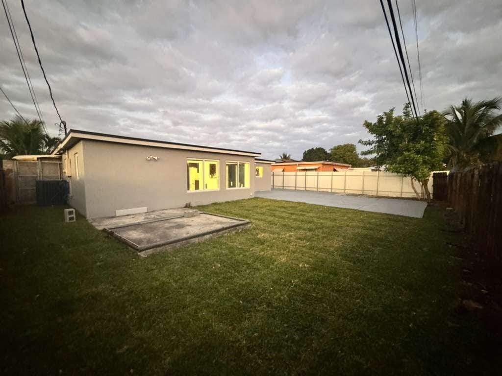 7430 Venetian Street — photo 3