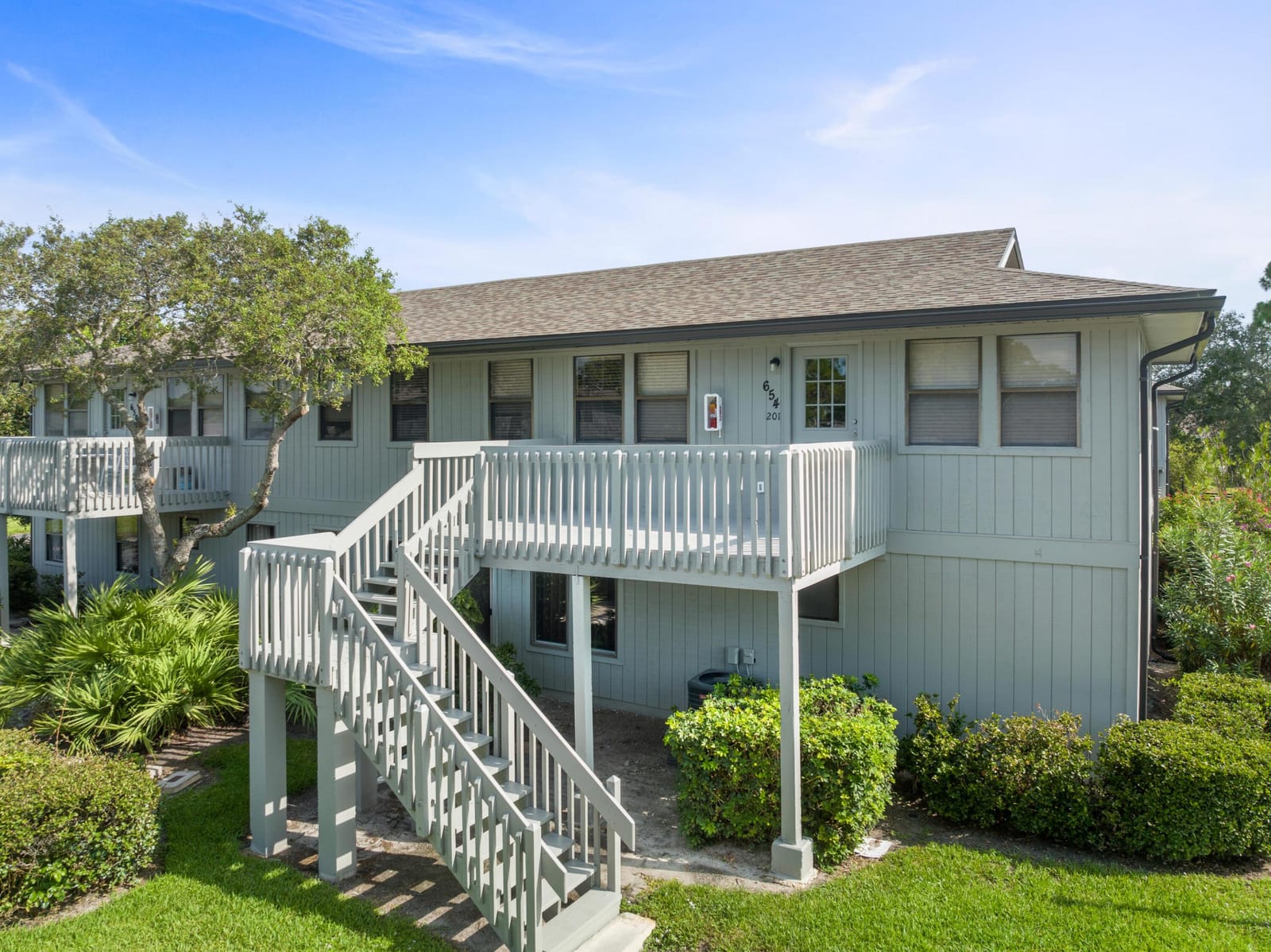 654 Centre Court SW 201, Vero Beach, FL 32962