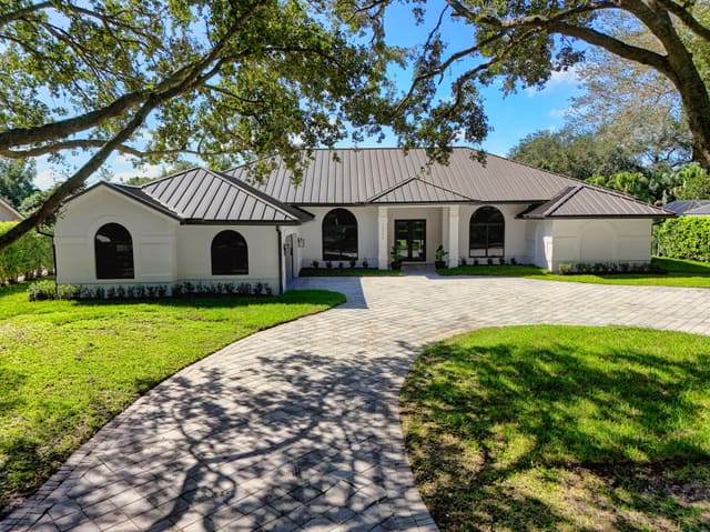 18240 SE Heritage Drive, Tequesta, FL 33469