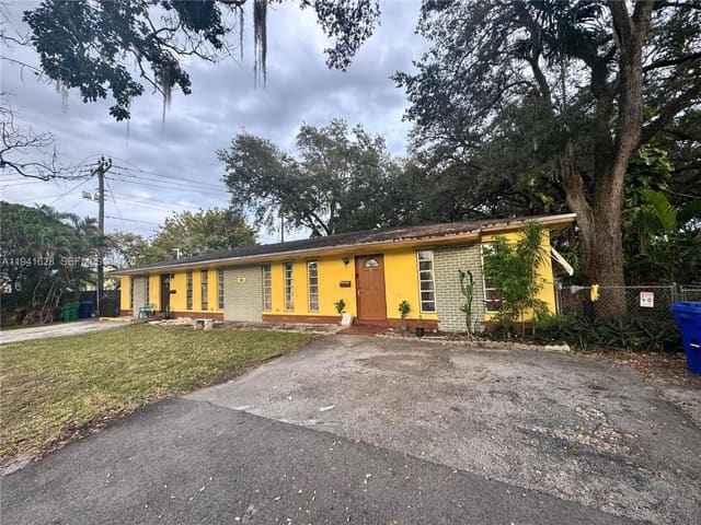 2995 SW 64th Avenue, sold in Miami Gardens Estates Sec, West Park, FL