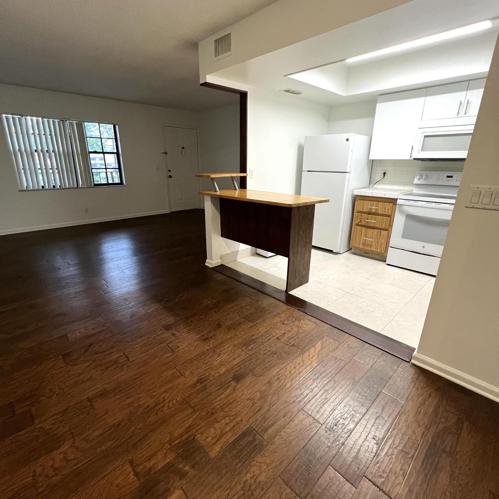 4205 Oak Terrace Drive 4205 — photo 3