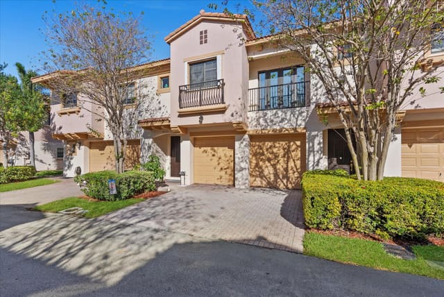4735 Preserve Street, sold in Grand Cypress Replat, Coconut Creek, FL
