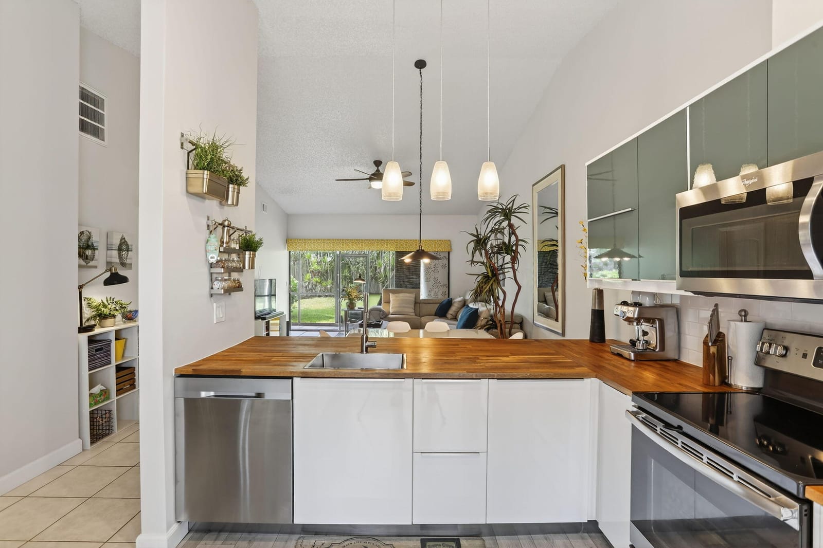 1032 E Lakes Drive — photo 5