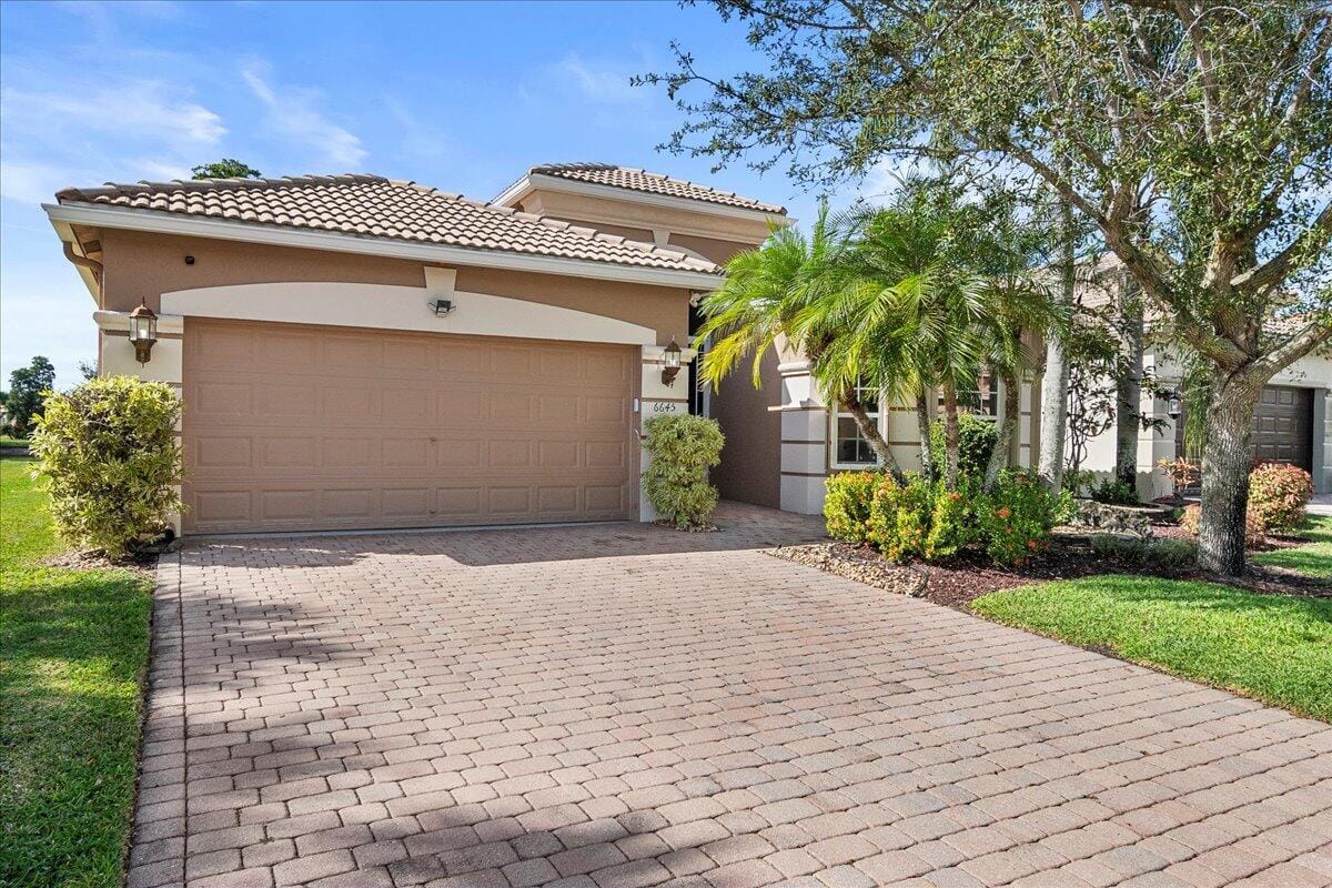 6645 Via Alfieri, Lake Worth, FL 33467