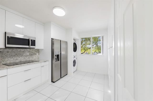 7205 NW 173rd Drive 608-6, sold in Bonita Golf View Townvill, Hialeah, FL
