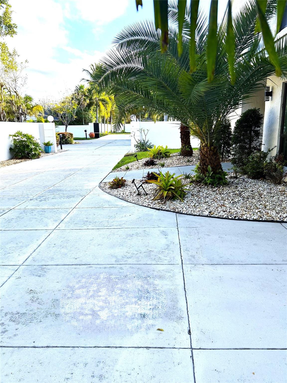 7831 NW 4th Street — photo 4
