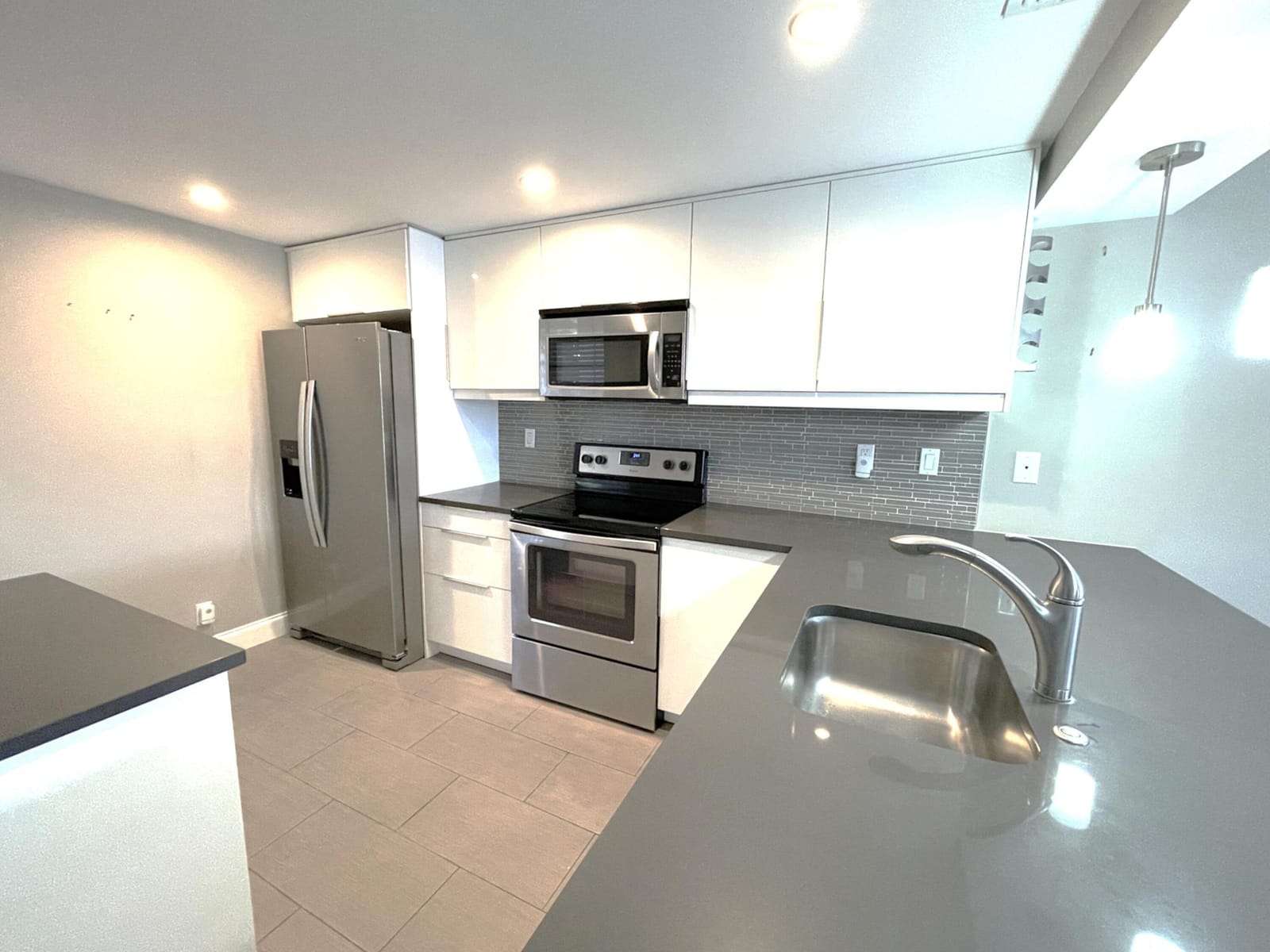 3 Royal Palm Way 205 — photo 4