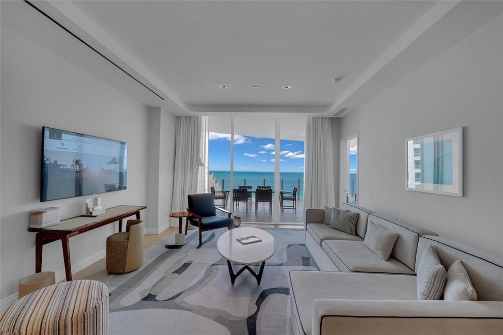 525 N Fort Lauderdale Beach Boulevard 1204 — photo 4