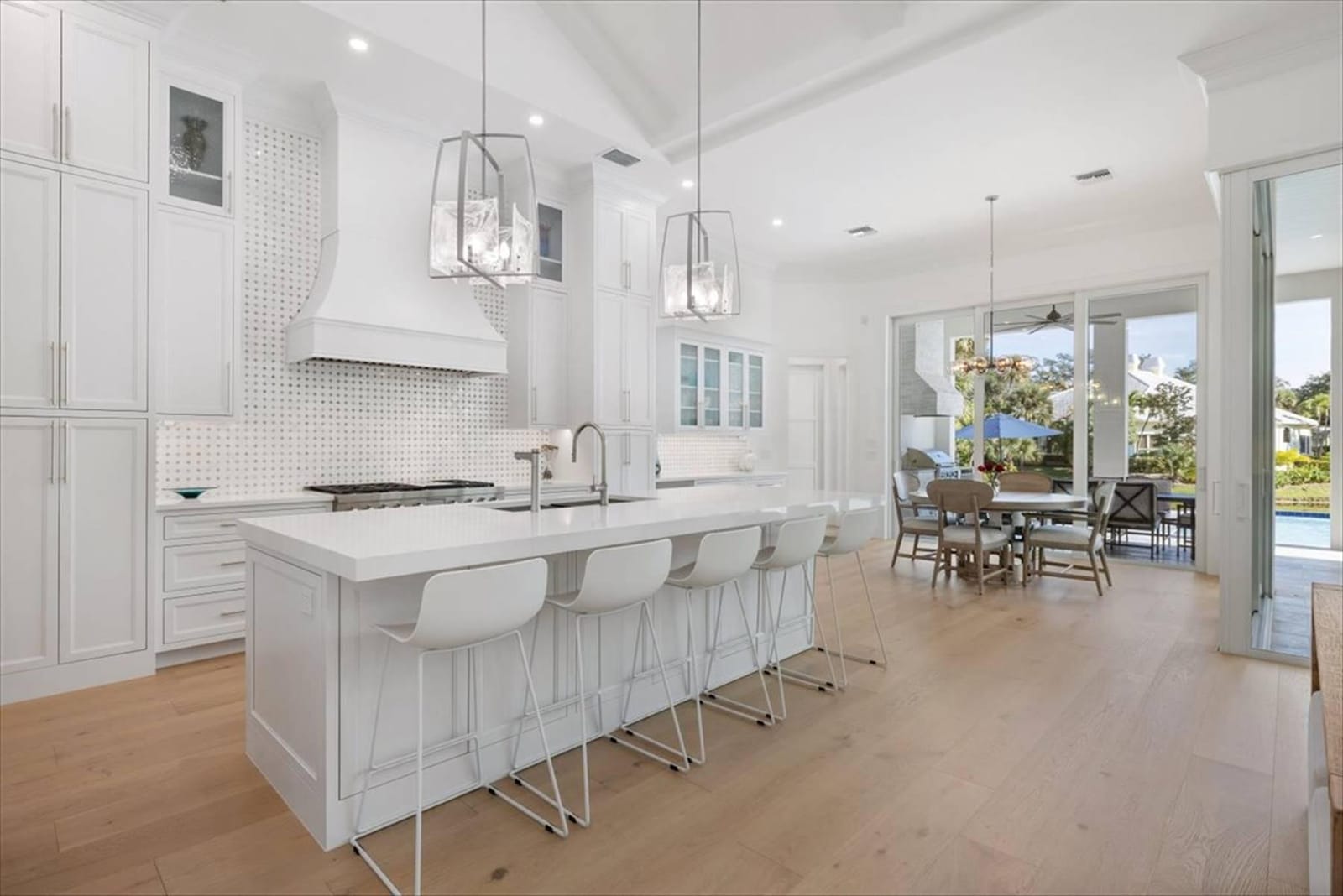 201 Shores Drive — photo 12