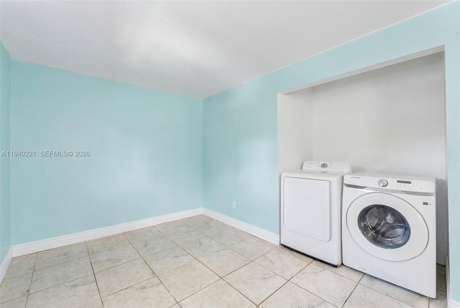 660 NE 59th Court, Oakland Park, FL 33334 photo 12