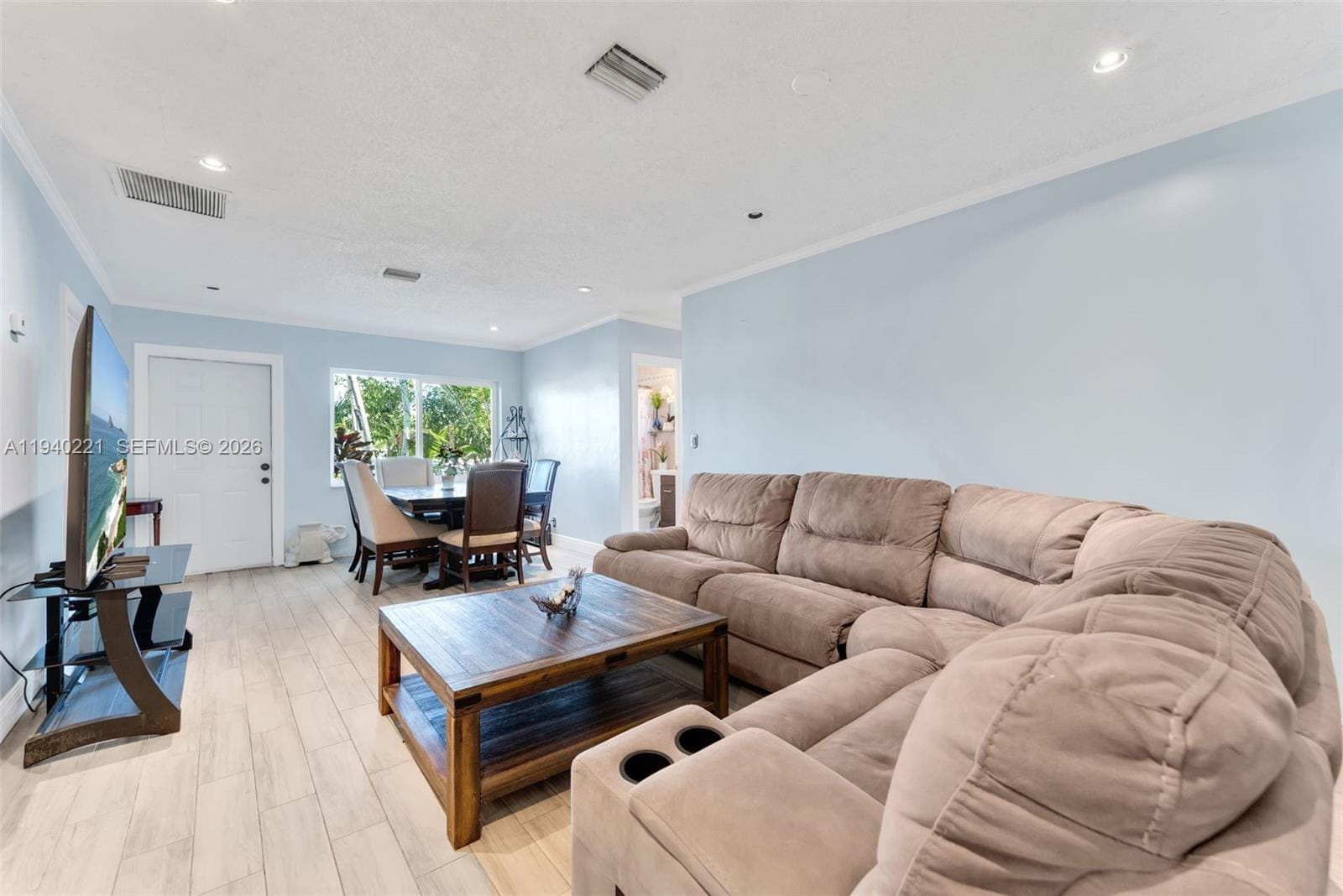660 NE 59th Court, Oakland Park, FL 33334 photo 4