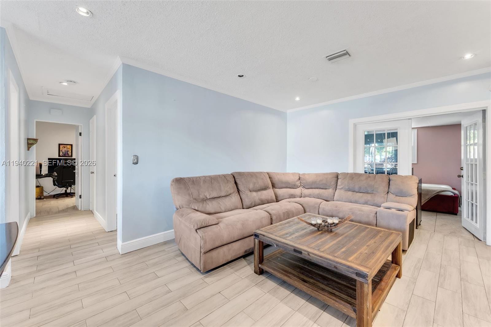 660 NE 59th Court, Oakland Park, FL 33334 photo 5