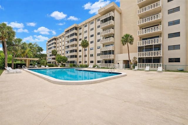 800 NE 195th Street 606, sold in Canongate Condo No One, Miami, FL