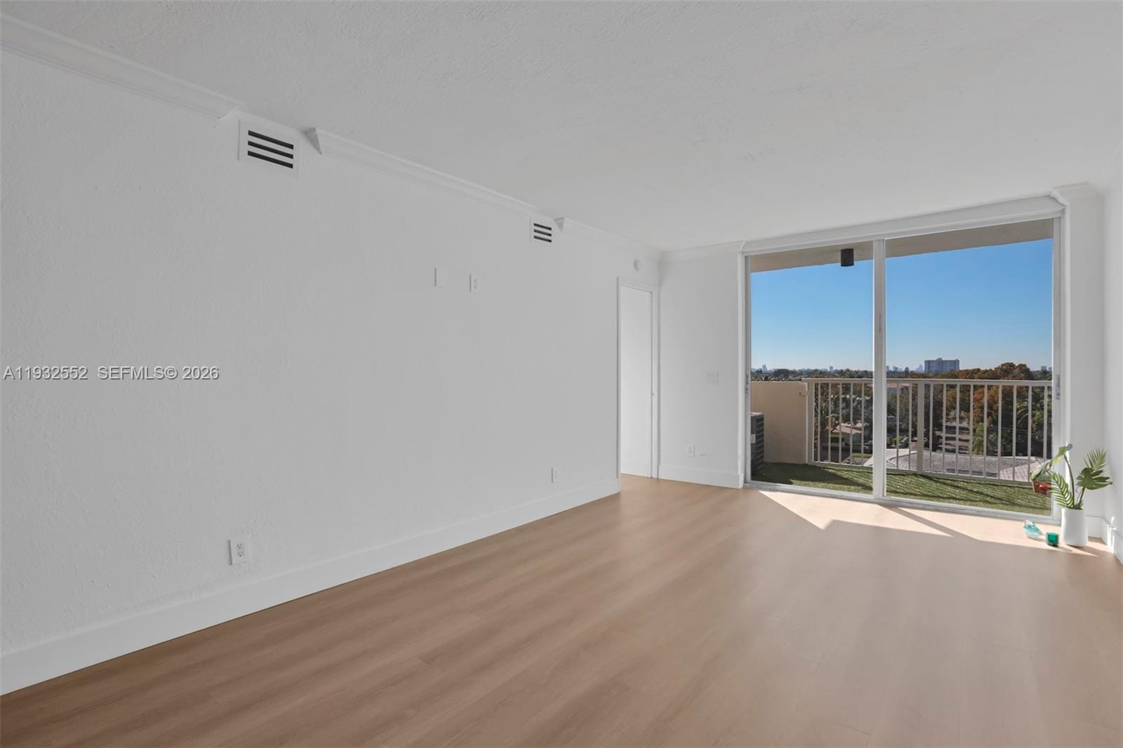 2020 NE 135th Street 607, North Miami, FL 33181 photo 2